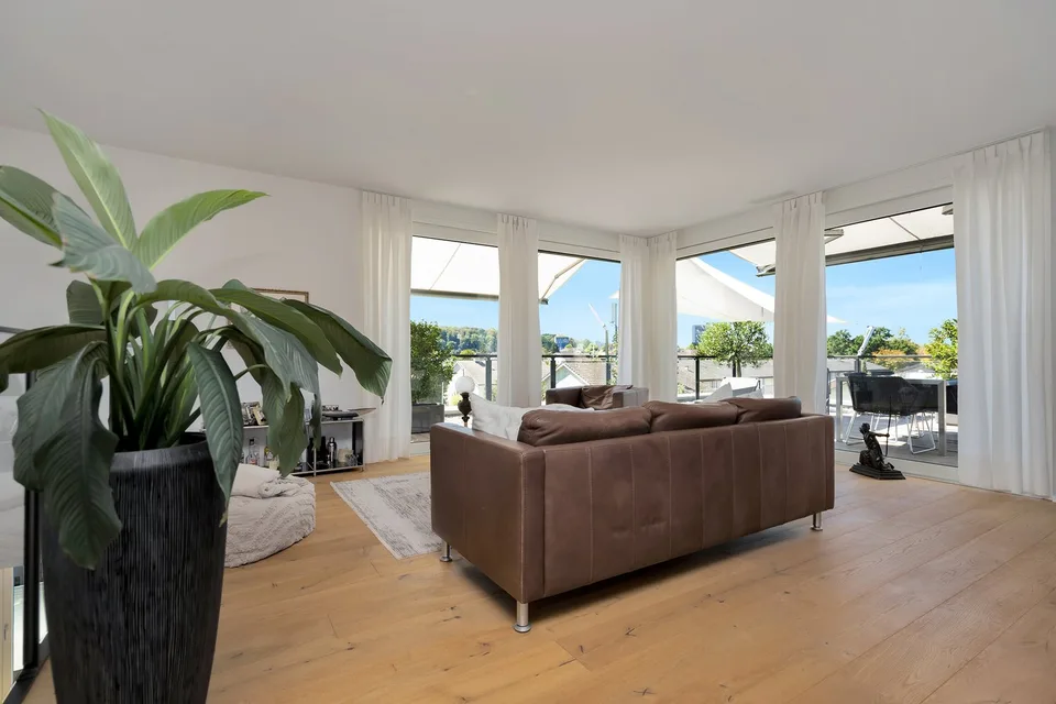 Appartement en attique de 4,5 pièces avec grande terrasse à Ostermundigen – photo 3 sur 23