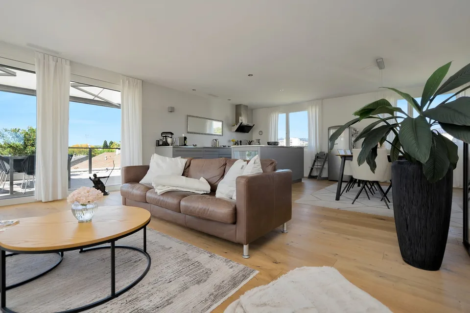 Appartement en attique de 4,5 pièces avec grande terrasse à Ostermundigen – photo 4 sur 23