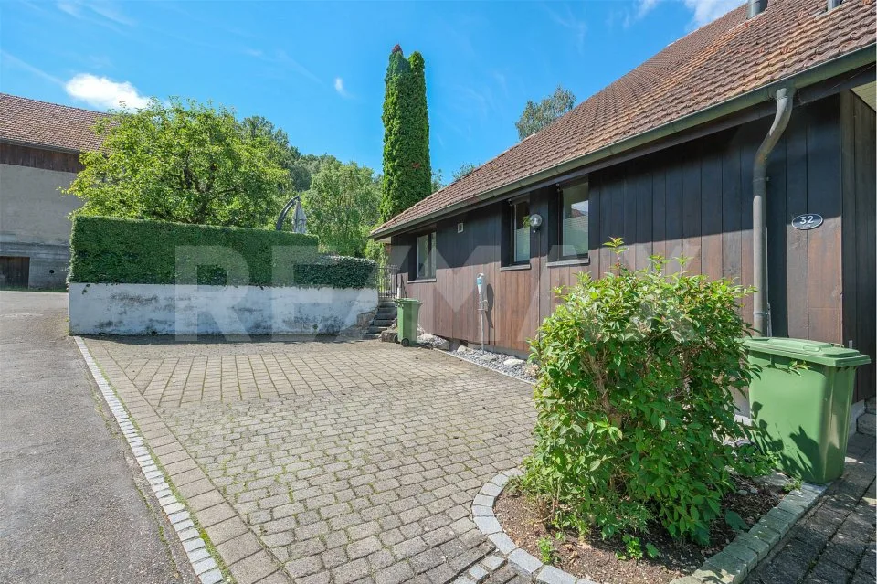 Casa unifamiliare di 5,5 locali in posizione idilliaca con spazio per le vostre idee – foto 10 di 13