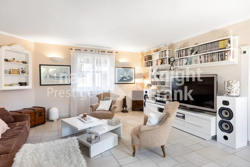 En exclusivité ! Propriété familiale de 7.5 pièces à vendre à Montreux – photo 10 sur 13