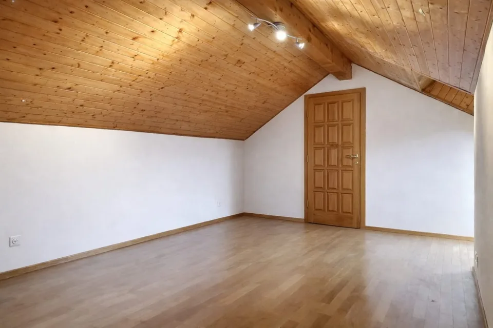 6-Zi.-Attika-Duplex mit Garten, Lift und Dachboden in Losone - hell und grosszügig – photo 7 sur 12