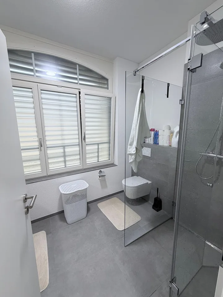 Stilvolle Loftwohnung mit moderner Ausstattung am Oberen Quai 51 in Biel/Bienne – Foto 11 von 13