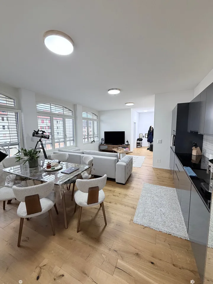 Stilvolle Loftwohnung mit moderner Ausstattung am Oberen Quai 51 in Biel/Bienne – Foto 7 von 13