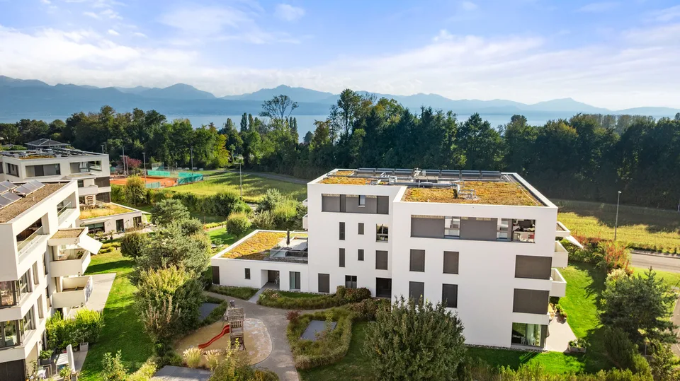 Elegante appartamento su due livelli con giardino privato alberato – foto 13 di 13