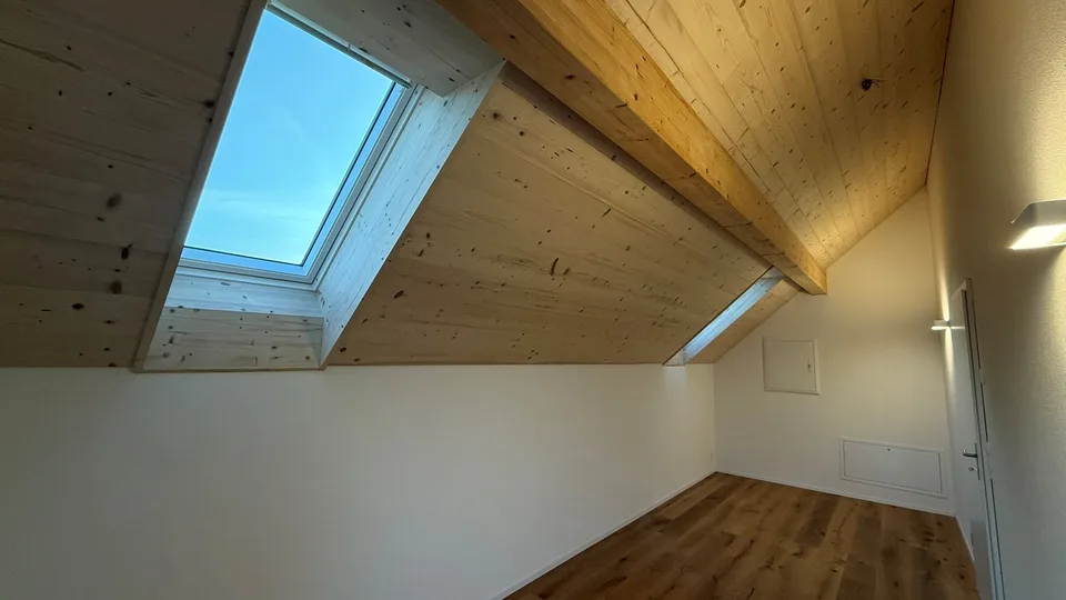 Schöne und grosse 4.5-Zimmer-Dachwohnung mit modernem Komfort – Foto 6 von 11