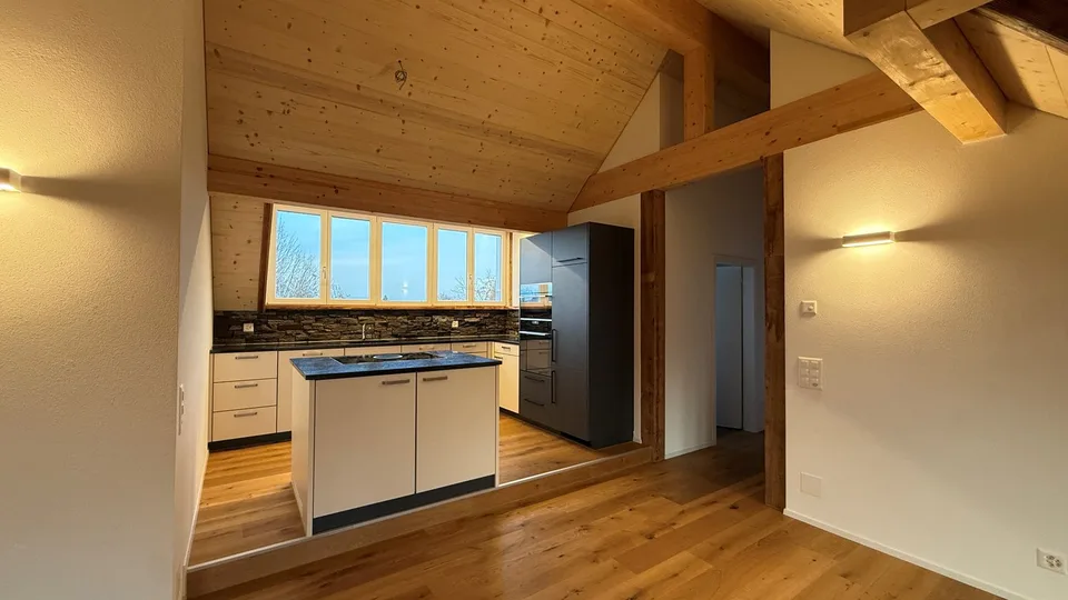 Schöne und grosse 4.5-Zimmer-Dachwohnung mit modernem Komfort – Foto 10 von 11