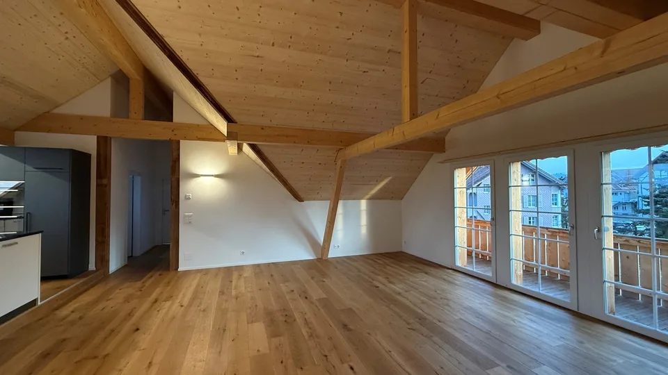 Schöne und grosse 4.5-Zimmer-Dachwohnung mit modernem Komfort – Foto 7 von 11