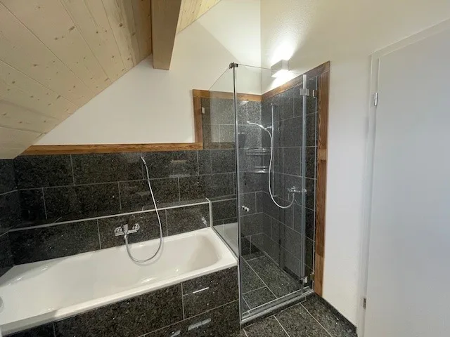 Schöne und grosse 4.5-Zimmer-Dachwohnung mit modernem Komfort – Foto 3 von 11