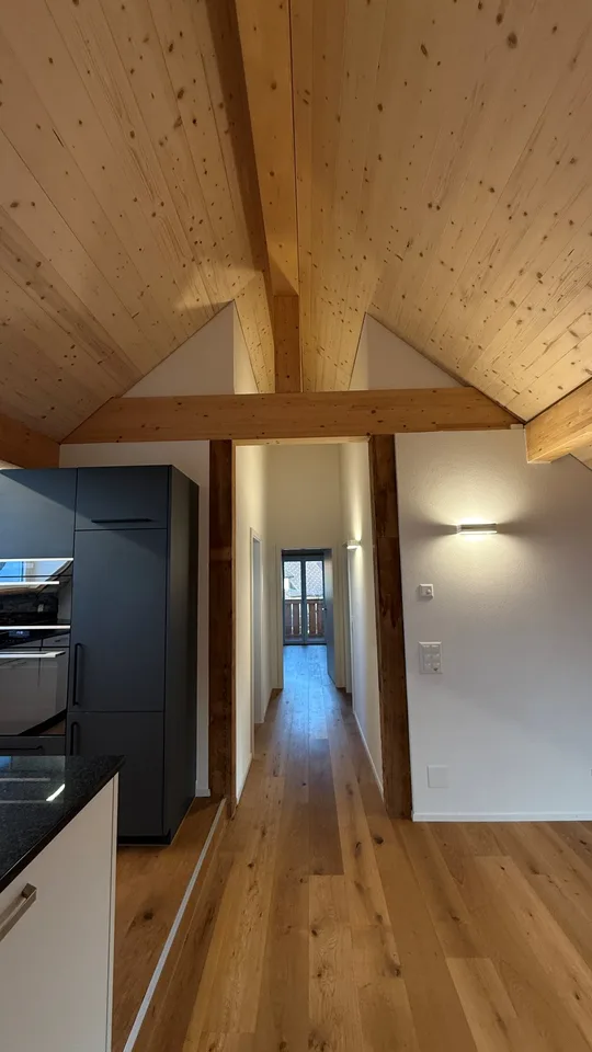 Schöne und grosse 4.5-Zimmer-Dachwohnung mit modernem Komfort – Foto 9 von 11