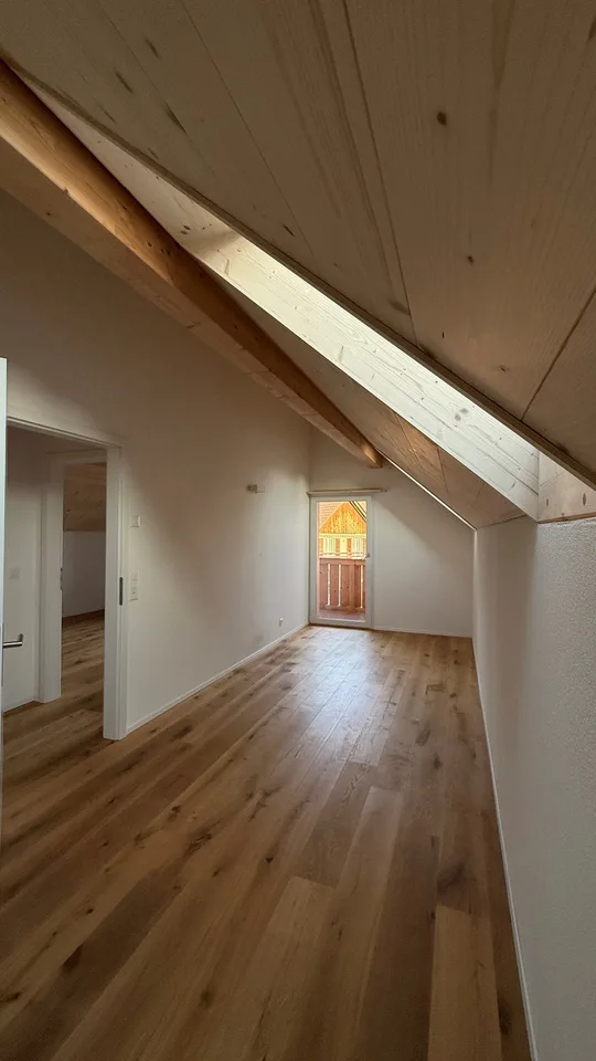 Schöne und grosse 4.5-Zimmer-Dachwohnung mit modernem Komfort – Foto 11 von 11