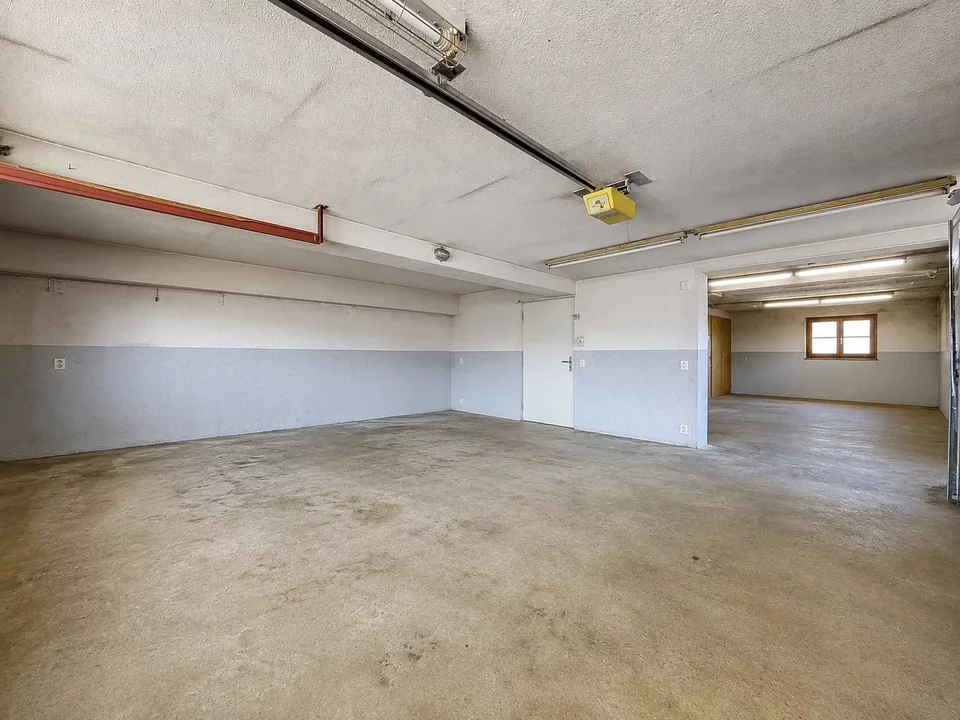Großes Haus mit 2 Apartments und geräumiger Garage – Foto 11 von 13