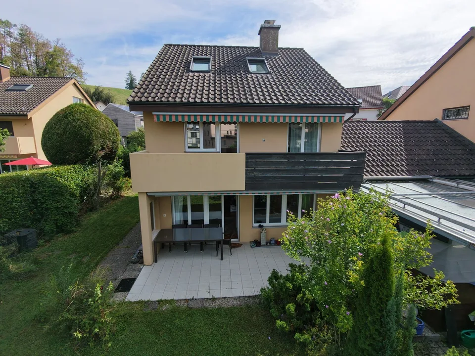 Ein Zuhause zum Wohlfühlen – Einfamilienhaus in Rüti ZH – Foto 2 von 28