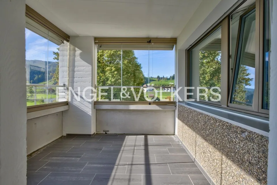 Panoramic Refuge in the Green: Stylish Living with a View of the Thur and – photo 4 of 13