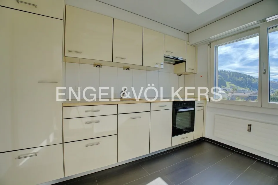 Panoramic Refuge in the Green: Stylish Living with a View of the Thur and – photo 5 of 13
