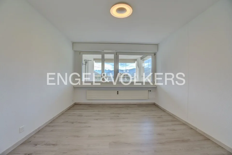 Panoramic Refuge in the Green: Stylish Living with a View of the Thur and – photo 8 of 13