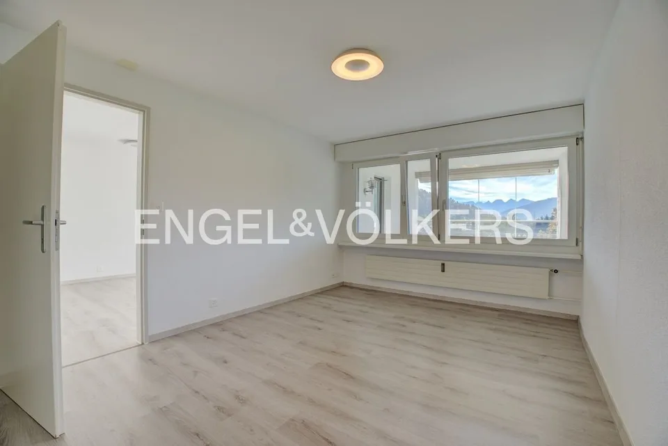 Panoramic Refuge in the Green: Stylish Living with a View of the Thur and – photo 10 of 13