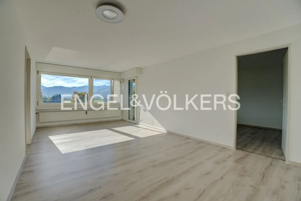Panoramic Refuge in the Green: Stylish Living with a View of the Thur and – photo 7 of 13