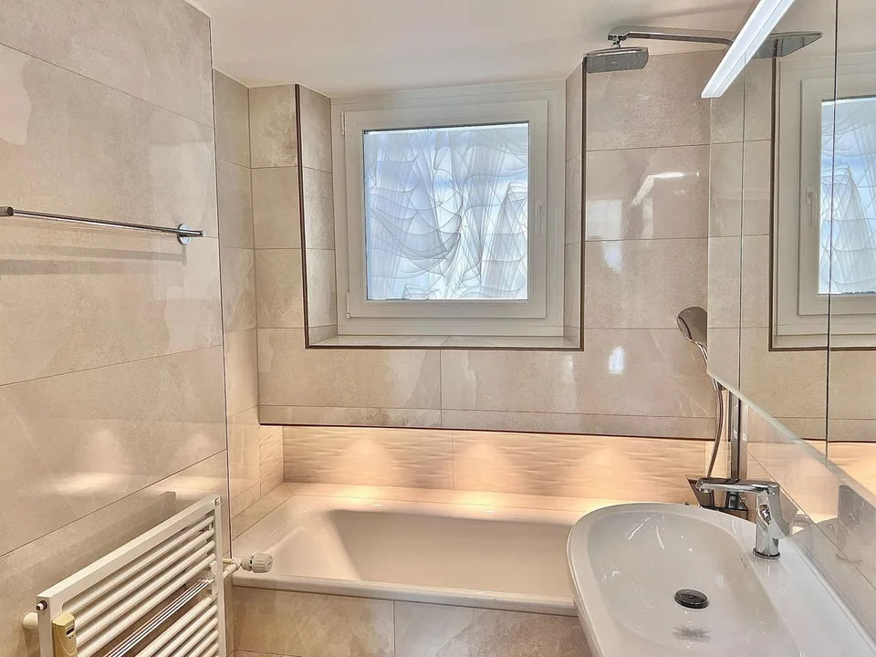 Exklusive 4.5 Zimmer mit Rheinblick und Cheminée – Foto 7 von 10