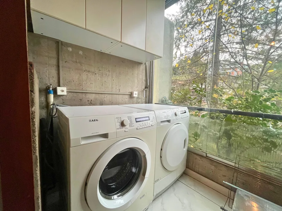 LUGANO LORETO – HELLES 3.5-ZIMMER-WOHNUNG MIT GROSER TERRASSE, UMgeben von GRÜN – Foto 15 von 16
