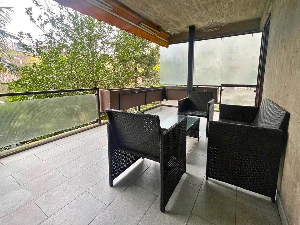 LUGANO LORETO – HELLES 3.5-ZIMMER-WOHNUNG MIT GROSER TERRASSE, UMgeben von GRÜN – Foto 5 von 16