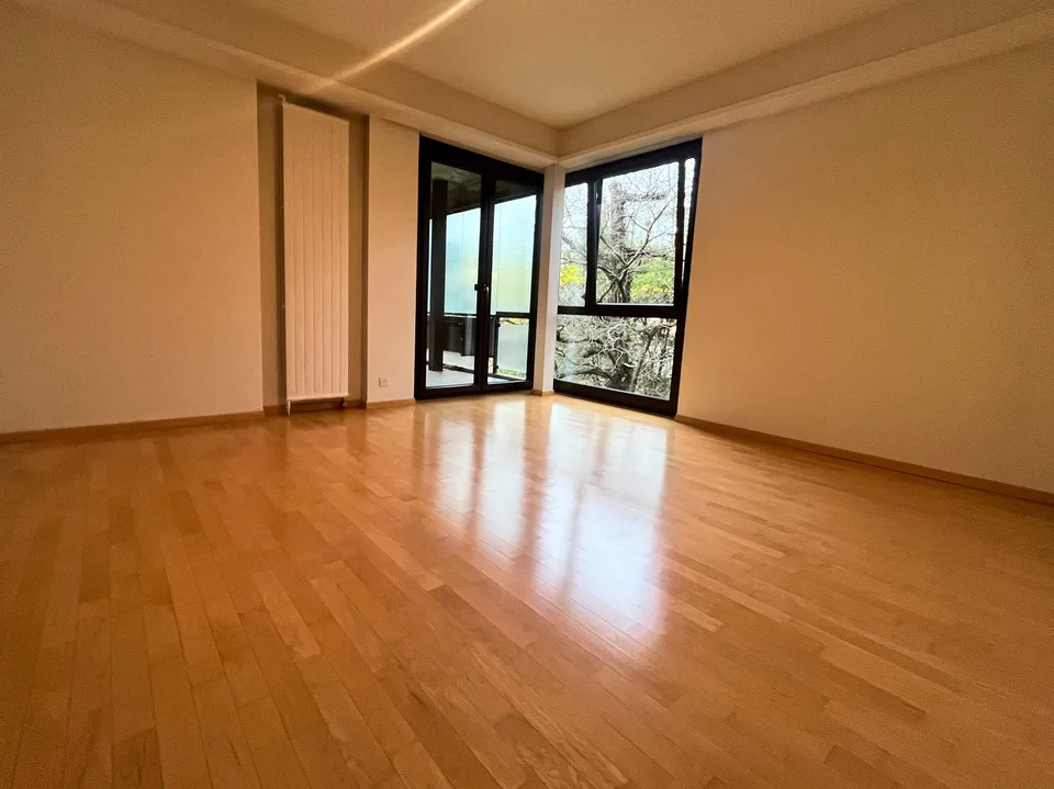 LUGANO LORETO – HELLES 3.5-ZIMMER-WOHNUNG MIT GROSER TERRASSE, UMgeben von GRÜN – Foto 8 von 16