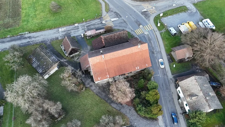 Ex fattoria con enorme riserva di utilizzo – foto 4 di 5