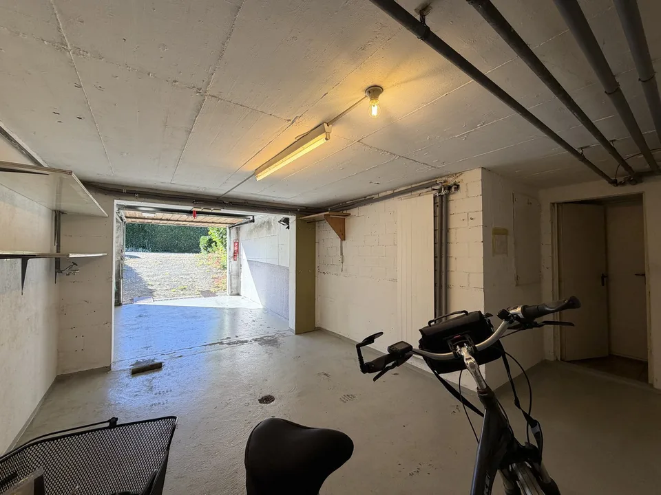 Spacieuse maison unifamiliale de 7,5 pièces avec options et environnement bien entretenu – photo 9 sur 22