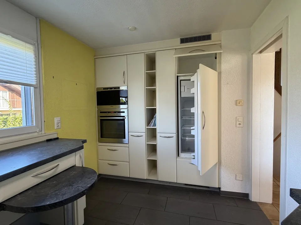 Spacieuse maison unifamiliale de 7,5 pièces avec options et environnement bien entretenu – photo 16 sur 22