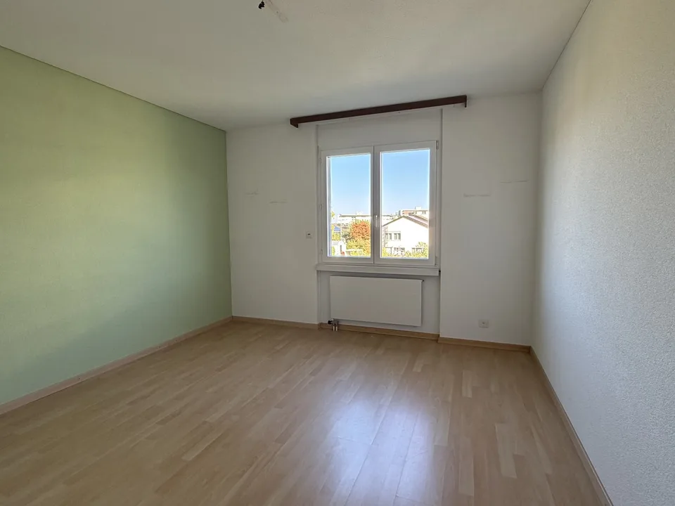 Spacieuse maison unifamiliale de 7,5 pièces avec options et environnement bien entretenu – photo 20 sur 22