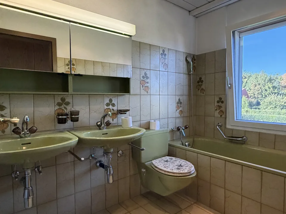 Spacieuse maison unifamiliale de 7,5 pièces avec options et environnement bien entretenu – photo 22 sur 22
