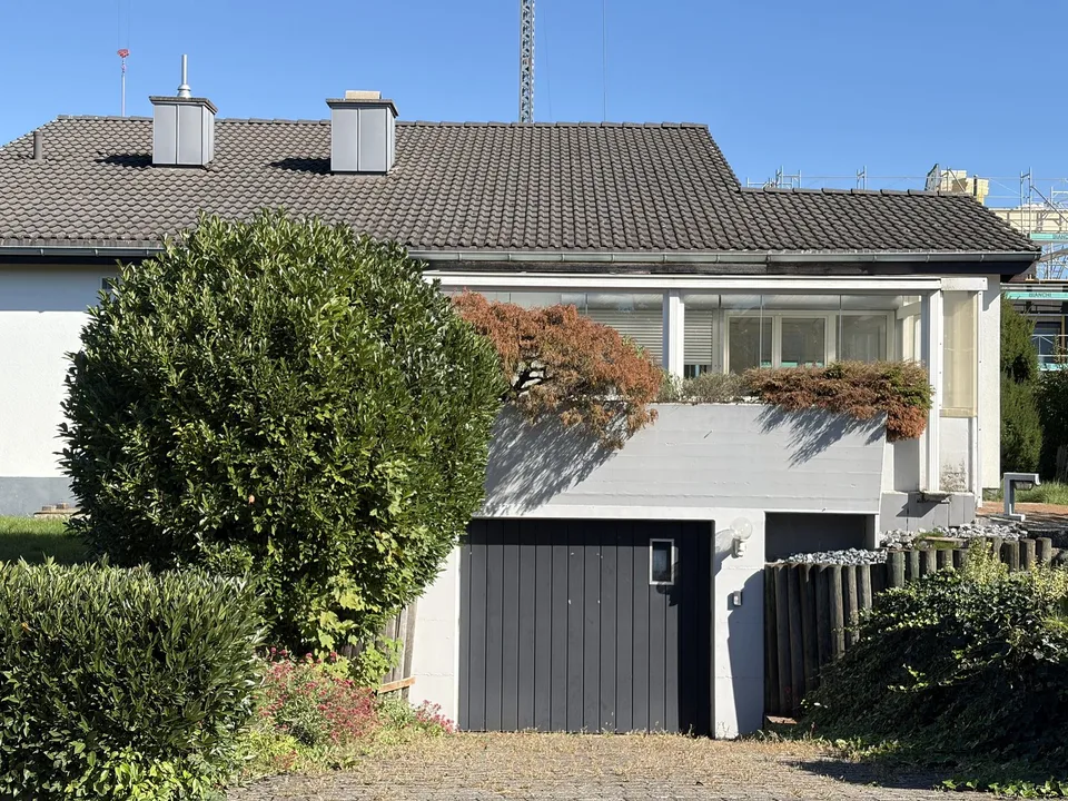 Spacieuse maison unifamiliale de 7,5 pièces avec options et environnement bien entretenu – photo 5 sur 22