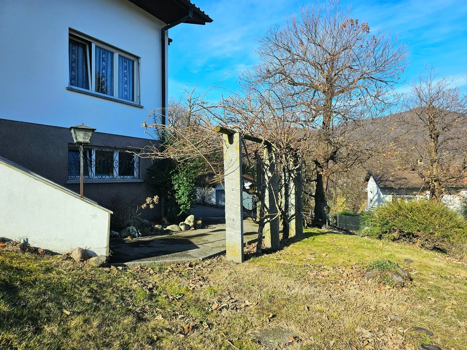 Mendrisio Arzo: Interessante casa unifamiliare da rinnovare con ampio terreno edificabile panoramico – foto 5 di 5