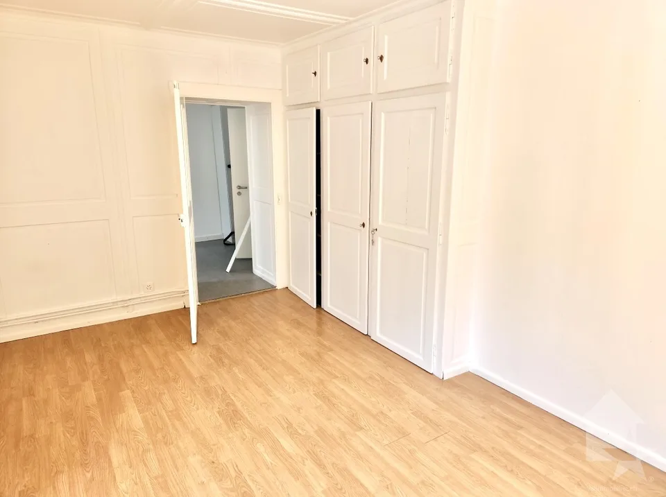 Edificio con 5 appartamenti e un ristorante nel centro del villaggio! – foto 12 di 13