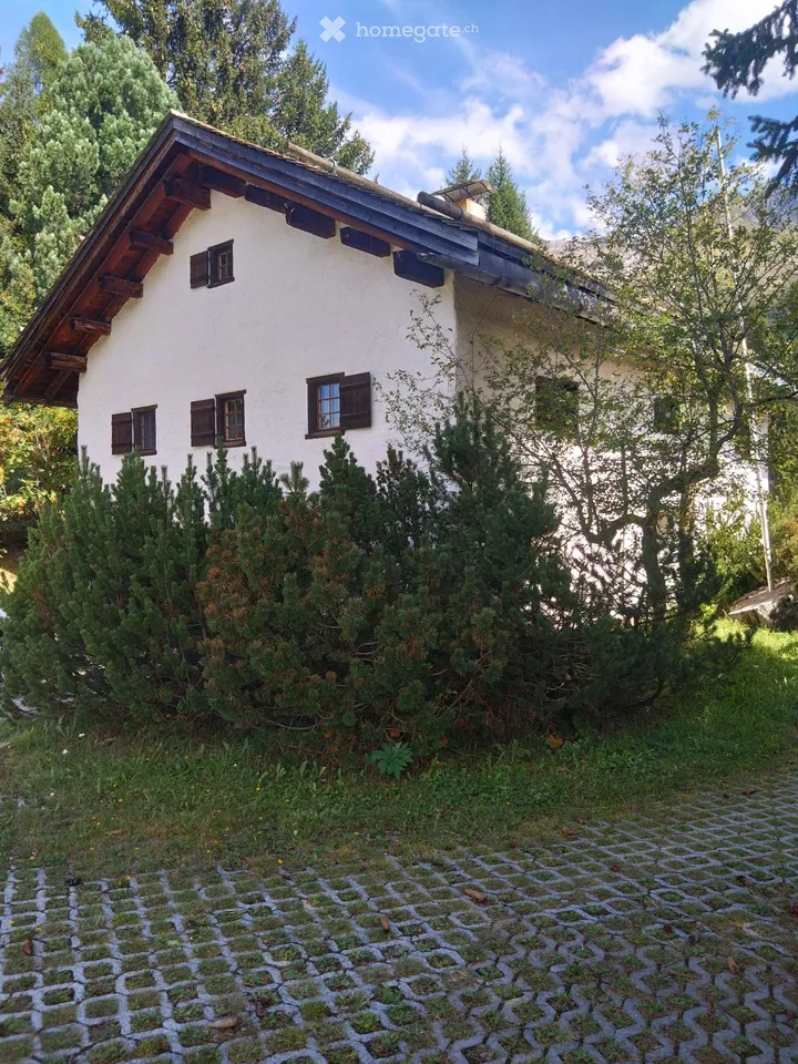 Una casa speciale a Valbella – charme storico con molto spazio – foto 11 di 12