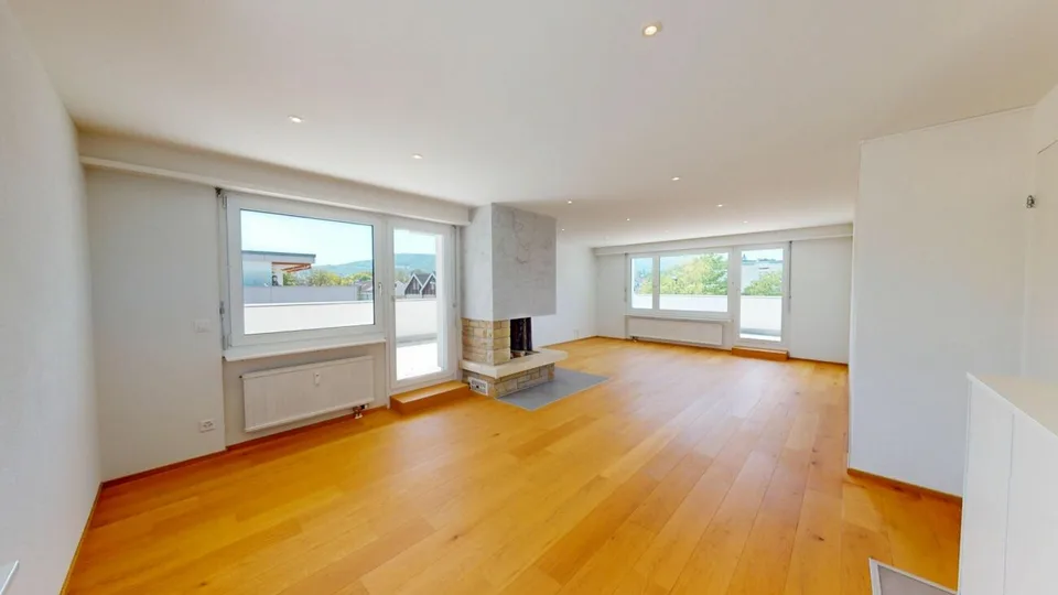 Modernisierte Attikawohnung mit traumhafter 360°-Terrasse – Foto 2 von 8