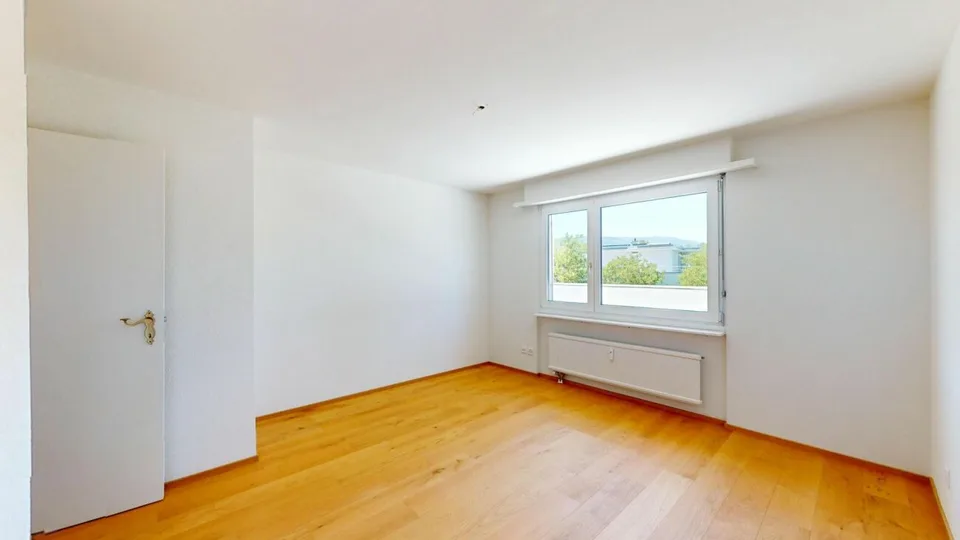 Modernisierte Attikawohnung mit traumhafter 360°-Terrasse – Foto 7 von 8