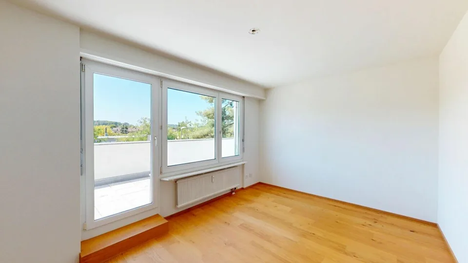Modernisierte Attikawohnung mit traumhafter 360°-Terrasse – Foto 6 von 8