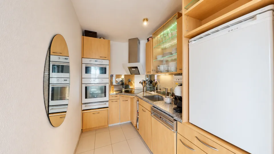 Modernisierte 2.5-Zimmer-Wohnung an zentraler Lage – Foto 3 von 6