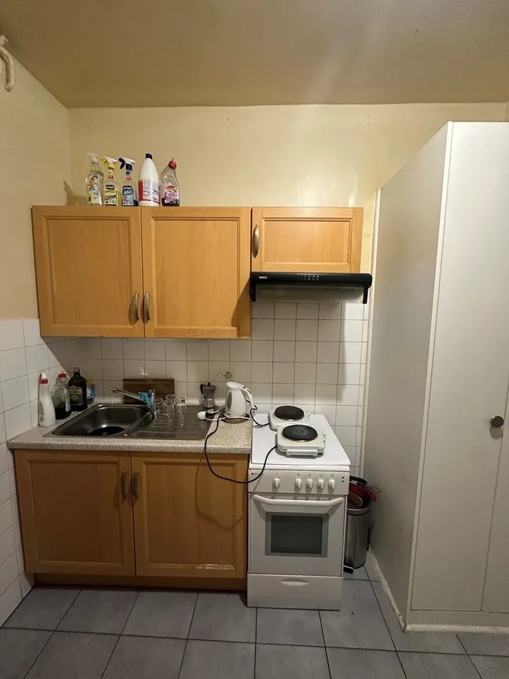 Einzigartige Gelegenheit! Schönes Apartment in der Nähe aller Annehmlichkeiten! – Foto 3 von 3