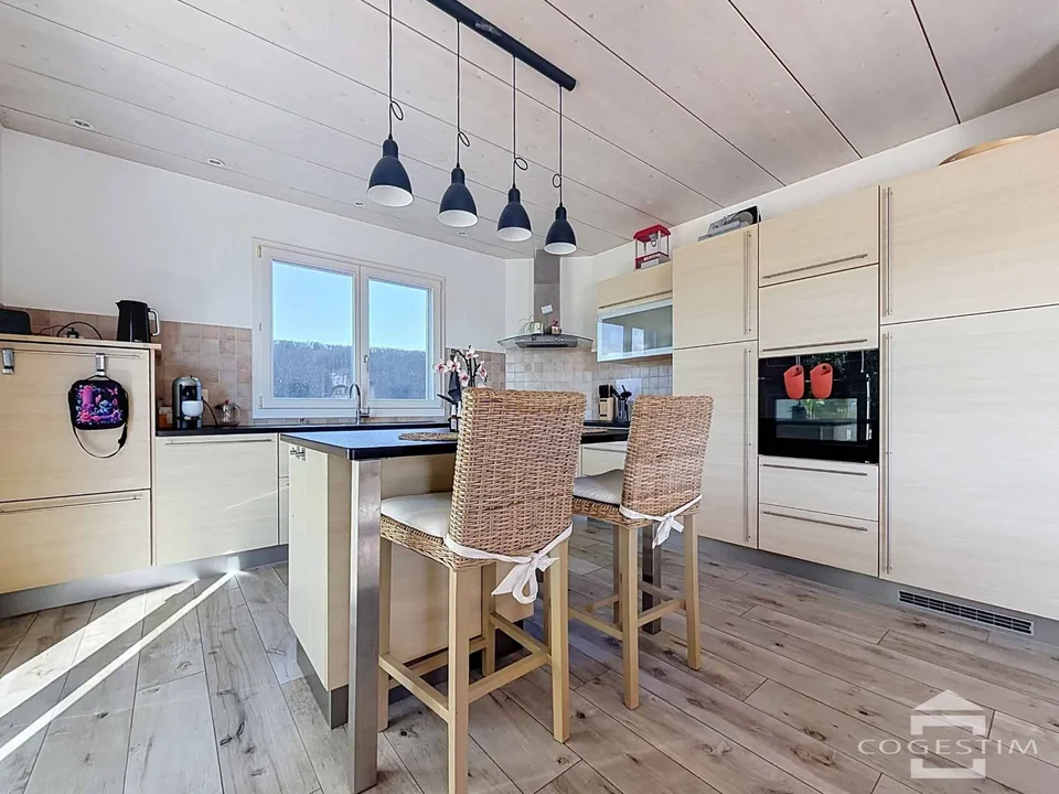 Familienvilla mit 5,5 Zimmern, Terrasse und Garten – Foto 4 von 13