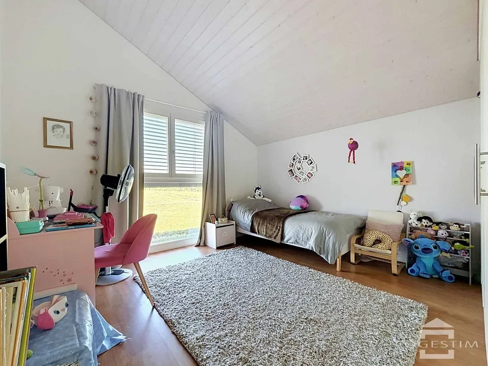 Familienvilla mit 5,5 Zimmern, Terrasse und Garten – Foto 10 von 13