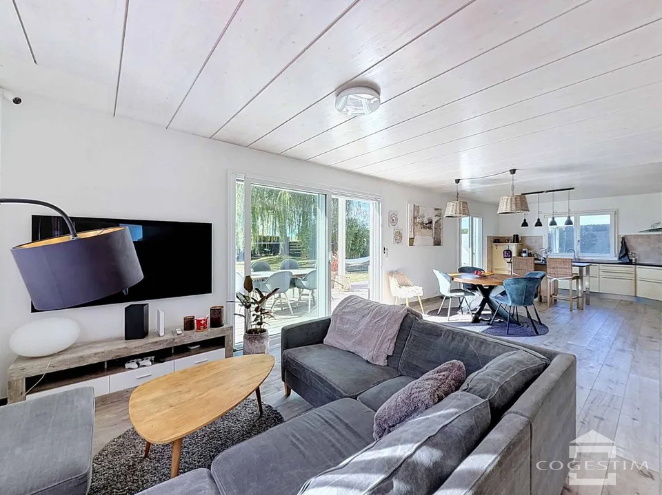 Familienvilla mit 5,5 Zimmern, Terrasse und Garten – Foto 3 von 13