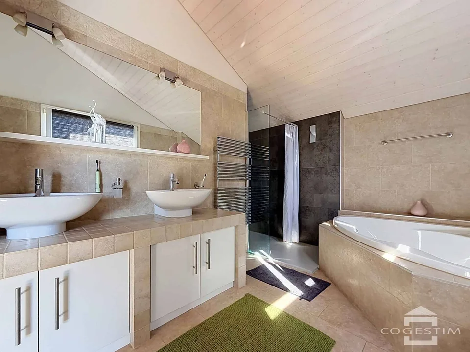 Familienvilla mit 5,5 Zimmern, Terrasse und Garten – Foto 8 von 13