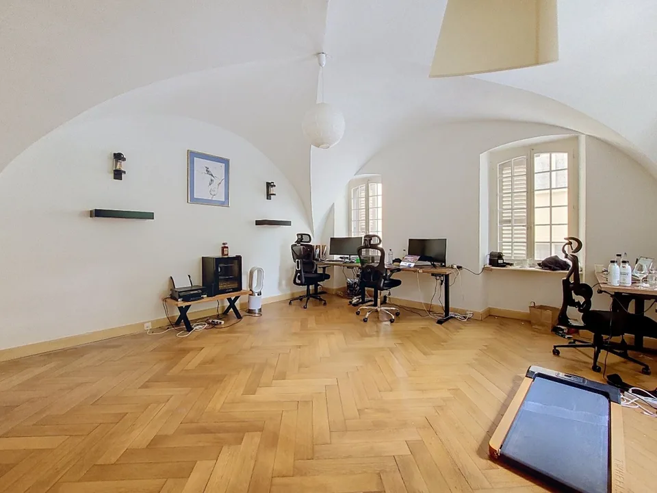 Sion, maison historique au cœur de la vieille ville composé de 5 appartements et 2 bureaux – photo 28 sur 30