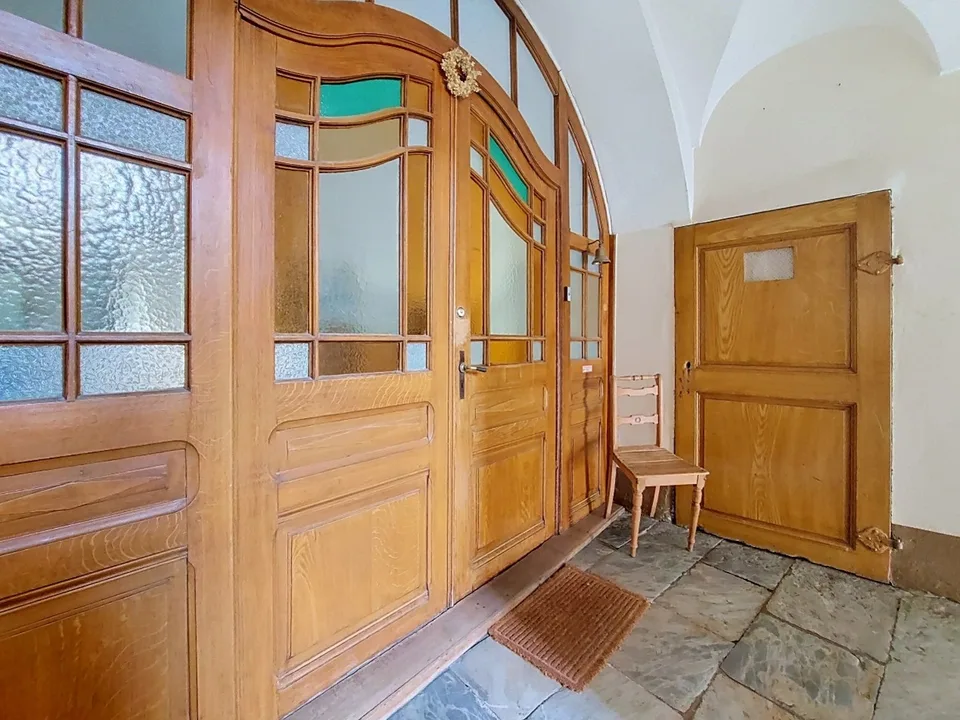 Sion, maison historique au cœur de la vieille ville composé de 5 appartements et 2 bureaux – photo 8 sur 30