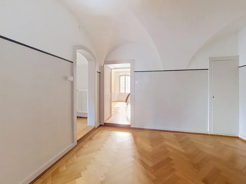 Sion, maison historique au cœur de la vieille ville composé de 5 appartements et 2 bureaux – photo 10 sur 30