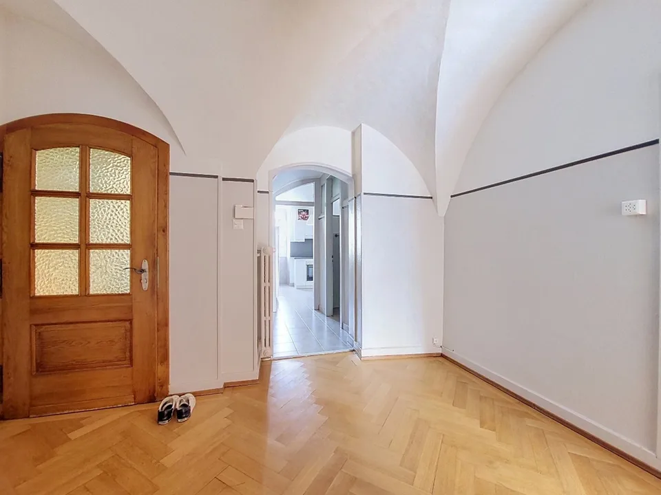 Sion, maison historique au cœur de la vieille ville composé de 5 appartements et 2 bureaux – photo 9 sur 30