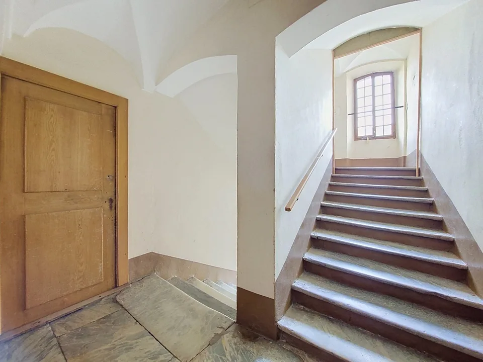 Sion, maison historique au cœur de la vieille ville composé de 5 appartements et 2 bureaux – photo 7 sur 30