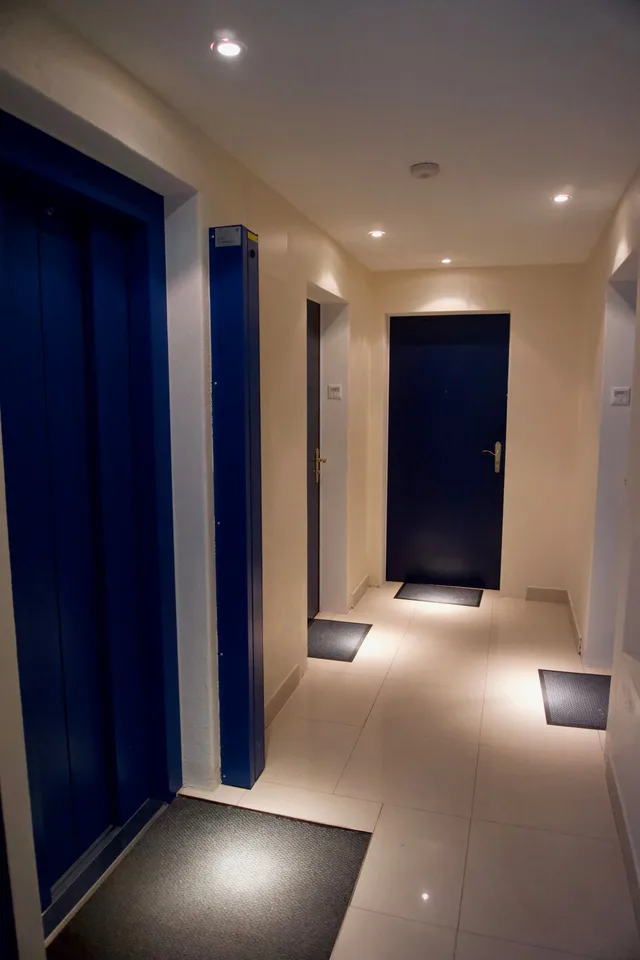Appartement 2 pièces rénové avec vue, calme et bien situé à La Chaux-de-Fonds – photo 3 sur 10