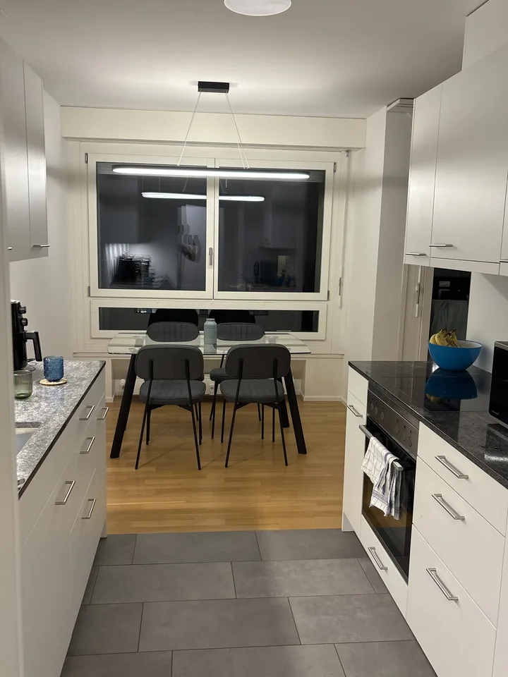 2 ZI-WOHNUNG IN BASEL - GUNDELDINGEN, MÖBLIERT, TEMPORÄR – foto 3 di 5